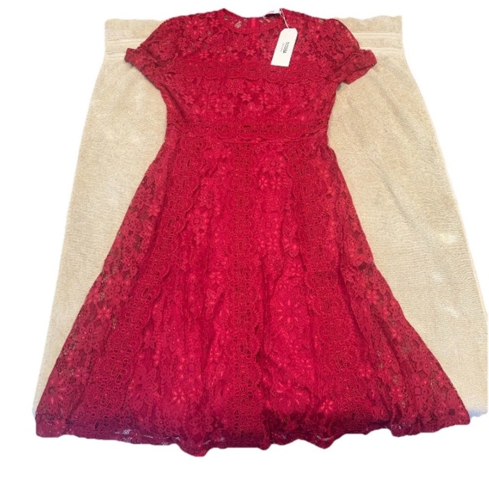 Ticosa  woman’s small Wine Red zip back lace formal dress New with tags